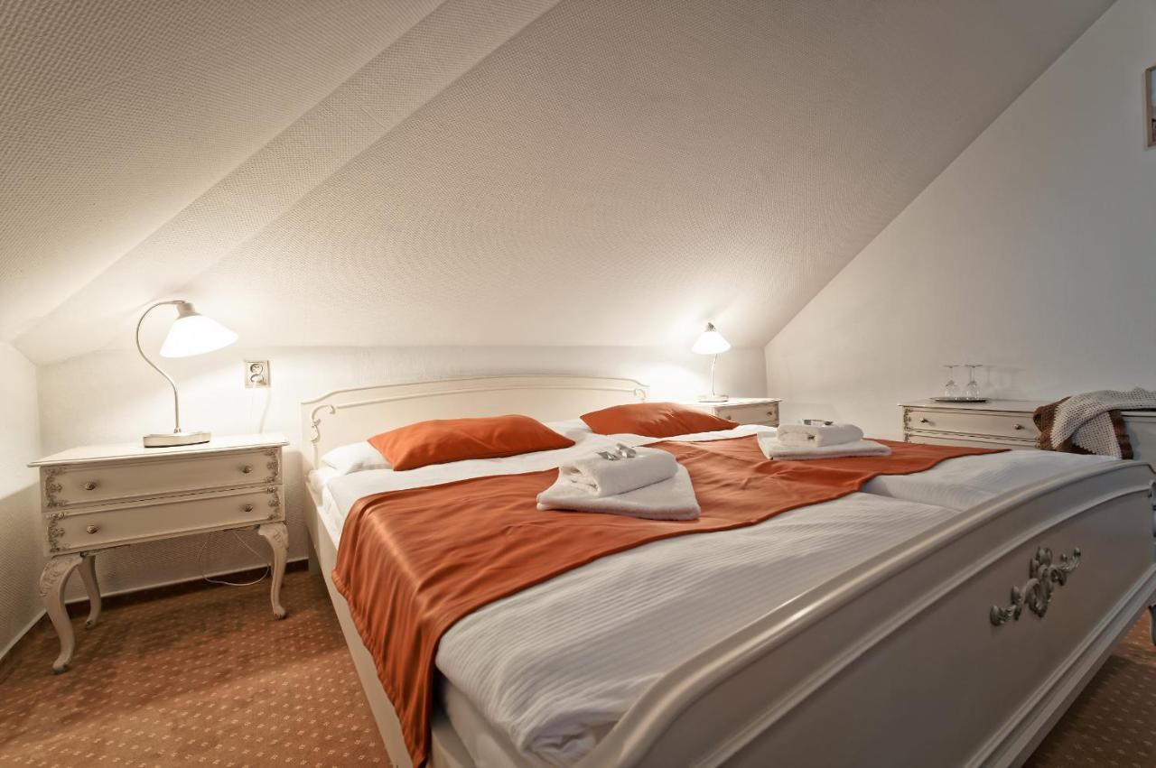 Hotel Napoleon Austerlitz Экстерьер фото