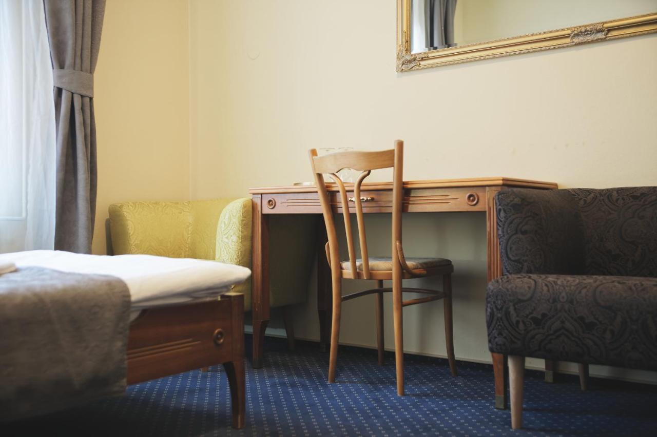 Hotel Napoleon Austerlitz Экстерьер фото